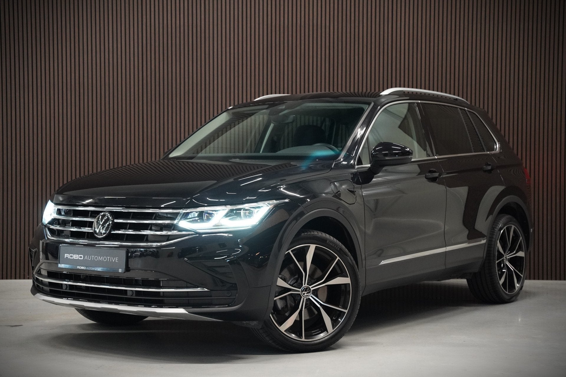 Volkswagen Tiguan 1.4 TSI eHybrid Elegance Business | Stoelv, Auto's, Dealer onderhouden, Alcantara, Zwart, Hybride Elektrisch/Benzine