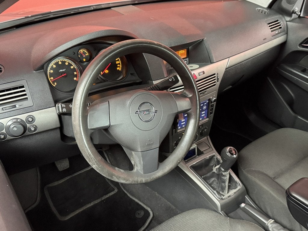 Opel Astra 1.6 Essentia | Airco | PDC | Cruise (bj 2005), Voorwielaandrijving, Gebruikt, 4 cilinders, 1165 kg