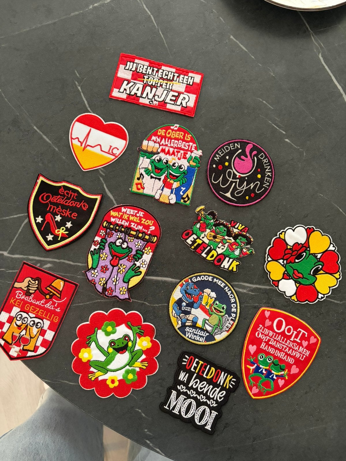13 verschillende emblemen oeteldonk, Ophalen of Verzenden