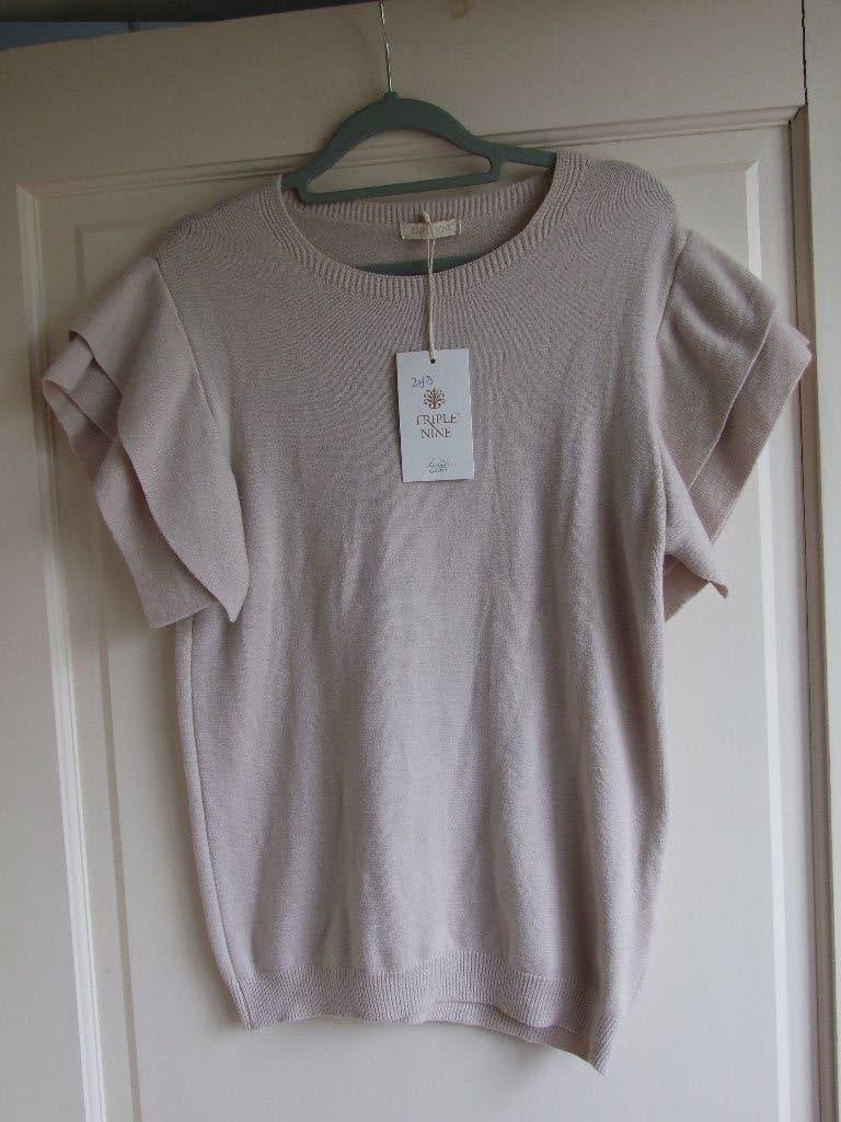 Triple Nine zandkleurig gebreide top maat: M/L, Maat 38/40 (M), Triple Nine, Beige, Nieuw