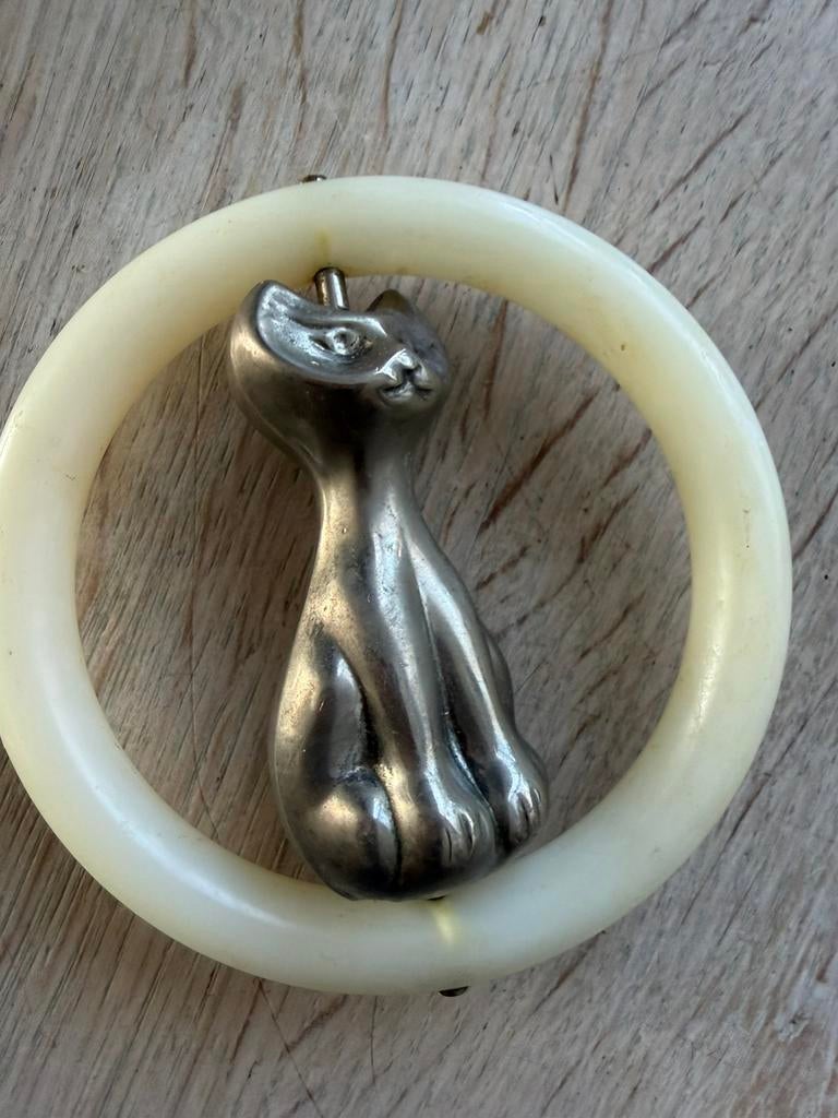 Vintage verzilverde bijtring rammelaar met kat, Antiek en Kunst, Verzenden