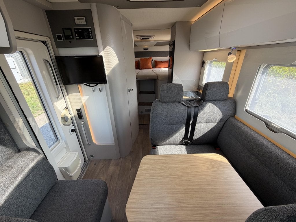 Hymer Tramp S585, 170PK, 2x Airco, Trekhaak, Lengtebedden, Caravans en Kamperen, Campers, Automaat, Ringverwarming, Bedrijf, Tot en met 3