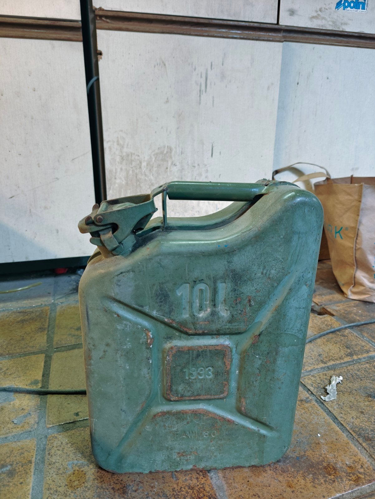 Leger benzinetank 10L 1993, Ophalen of Verzenden, Landmacht, Nederland, Overige typen