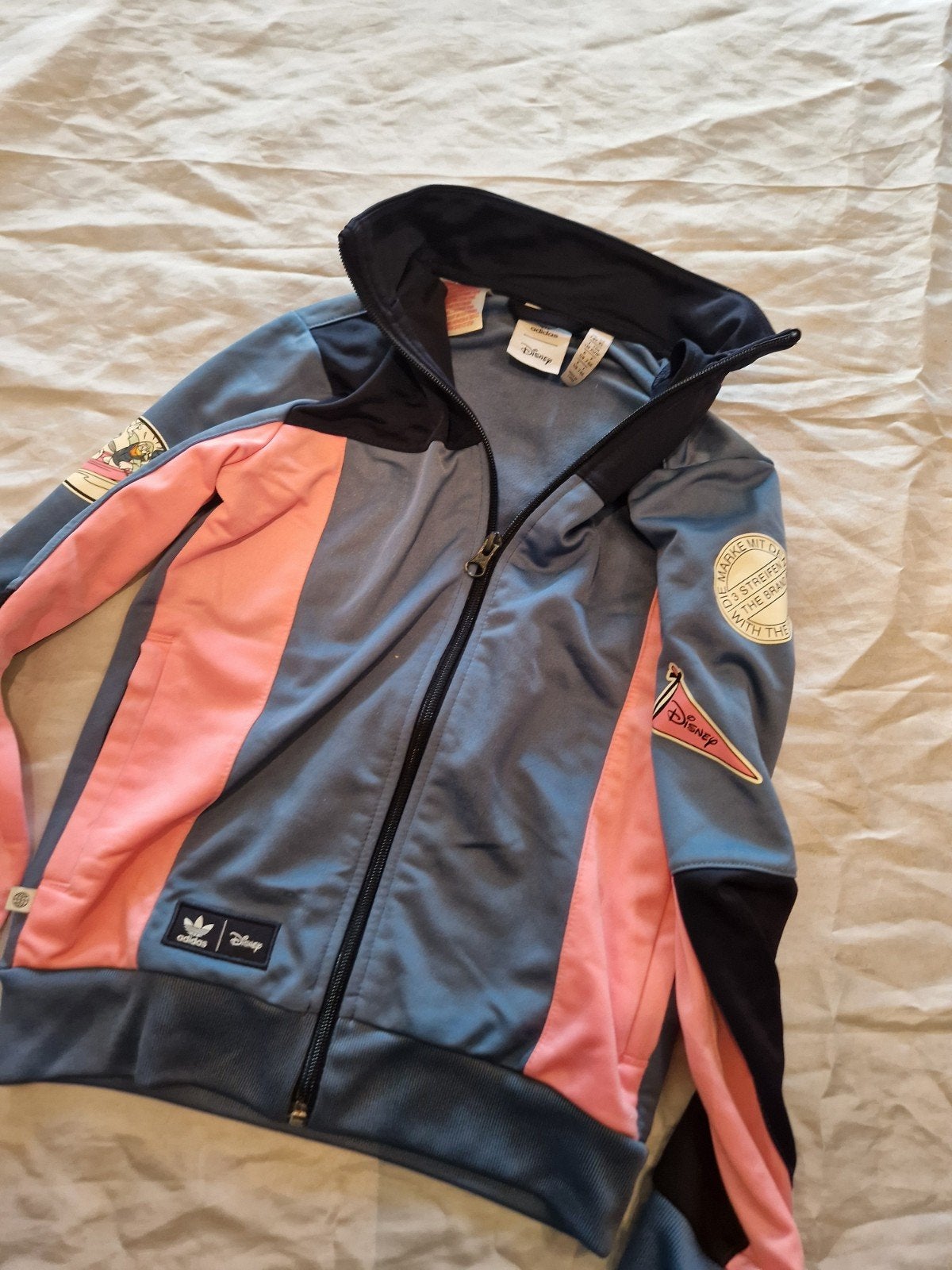 Adidas Disney Adventure Trainingsjack - Zo goed als nieuw, Ophalen of Verzenden, Zo goed als nieuw, Adidas Disney, Jongen of Meisje