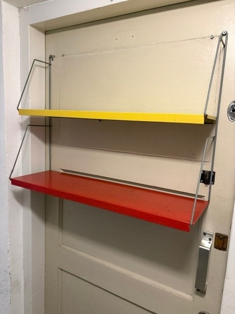 Tomado / Pilastro metalen wandrek met 2 metalen 'planken', Huis en Inrichting, Ophalen of Verzenden, Gebruikt