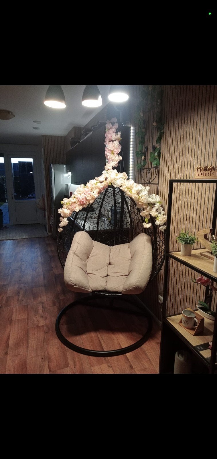 Hangstoel met standaard en kussen - Zwart, Modern, Comfortabel, Zwart, Ophalen of Verzenden, Zo goed als nieuw