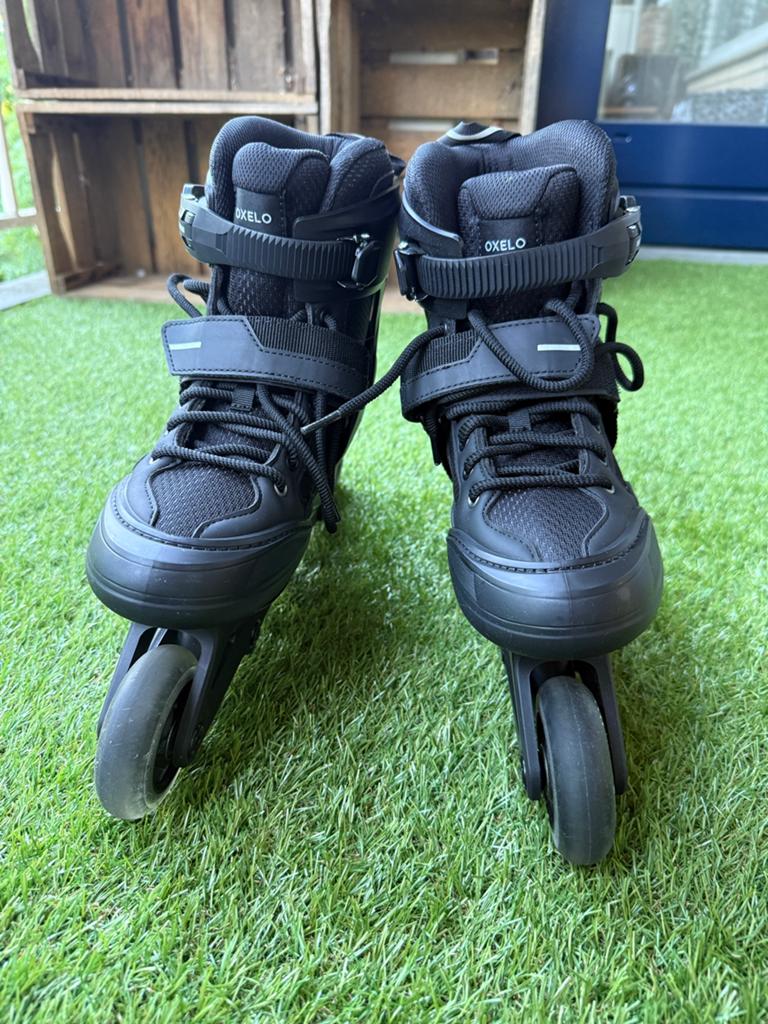 Skeelers en helm maat 36 / s, Sport en Fitness, Skeelers, Ophalen, Zo goed als nieuw