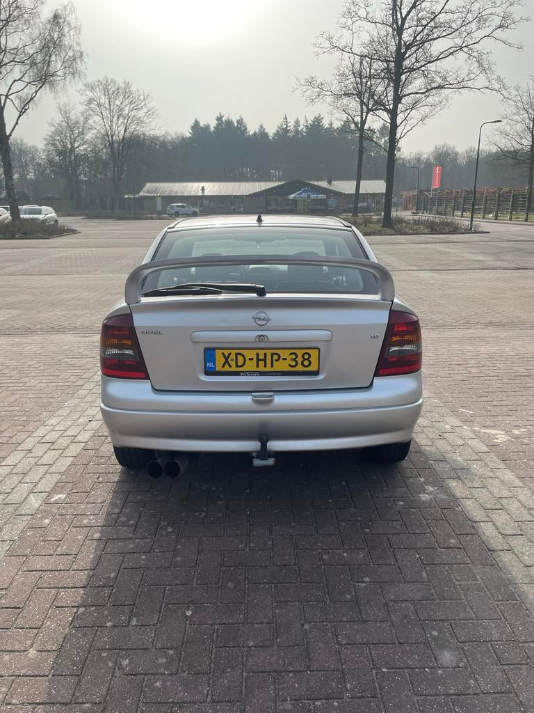 Opel Astra 1.6 I 1998 Grijs, Auto's, Opel, Particulier, Astra, Elektrische ramen, Trekhaak, Benzine, Hatchback, Handgeschakeld
