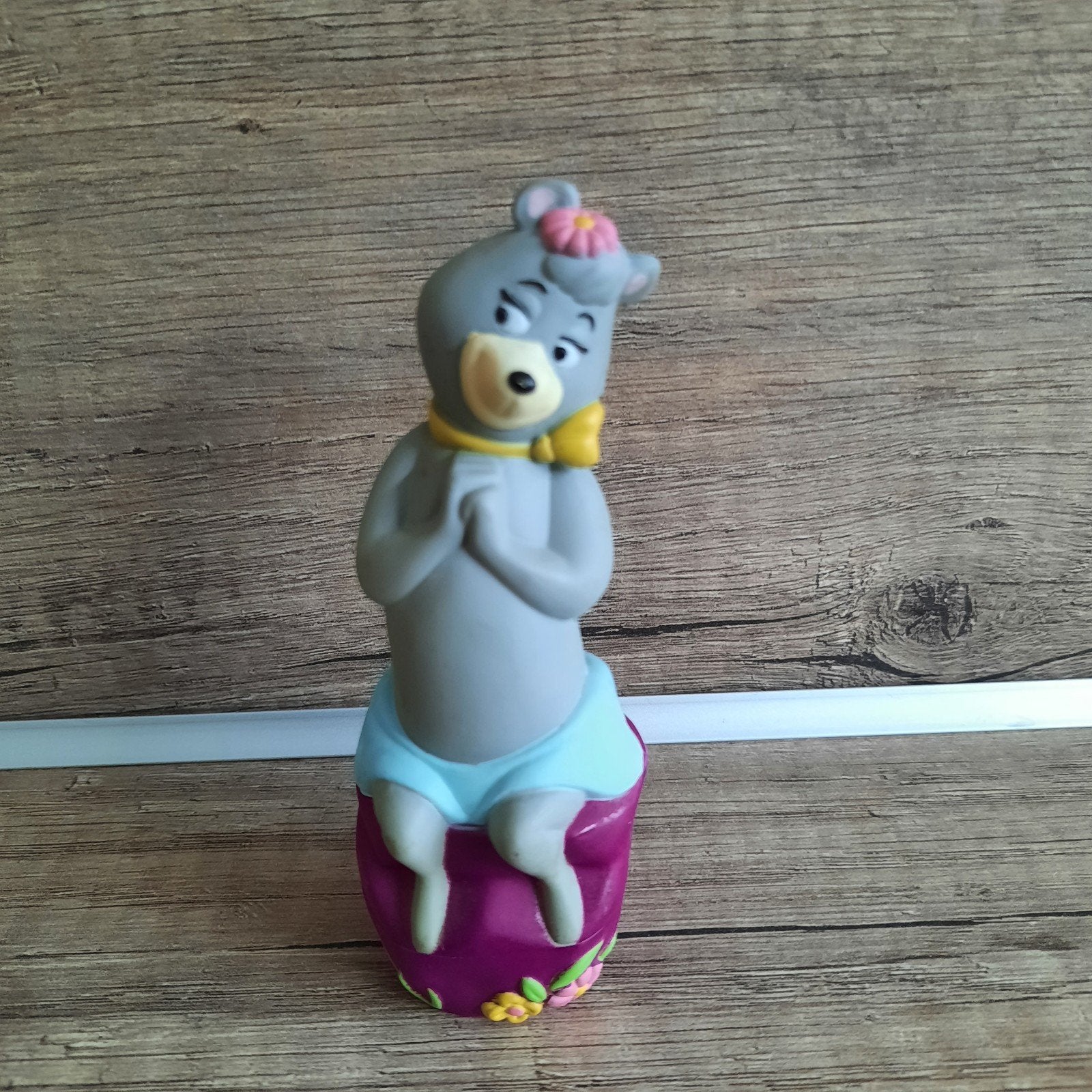 Vriendin van Yogi Bear Beer: Cindy Bear lippenbalsem 10,5 cm, Ophalen of Verzenden, Gebruikt