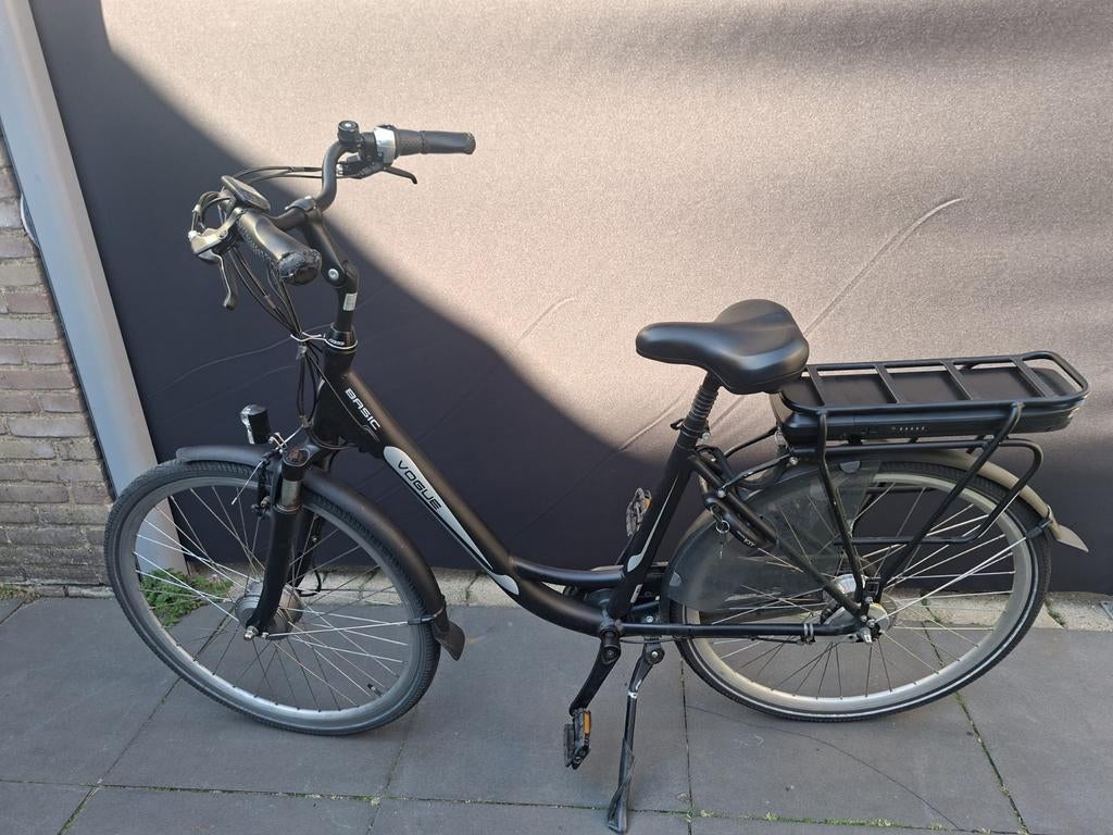 Vogue elektrische fiets nieuwstaat, Fietsen en Brommers, Elektrische fietsen, Ophalen of Verzenden, Zo goed als nieuw, Overige merken