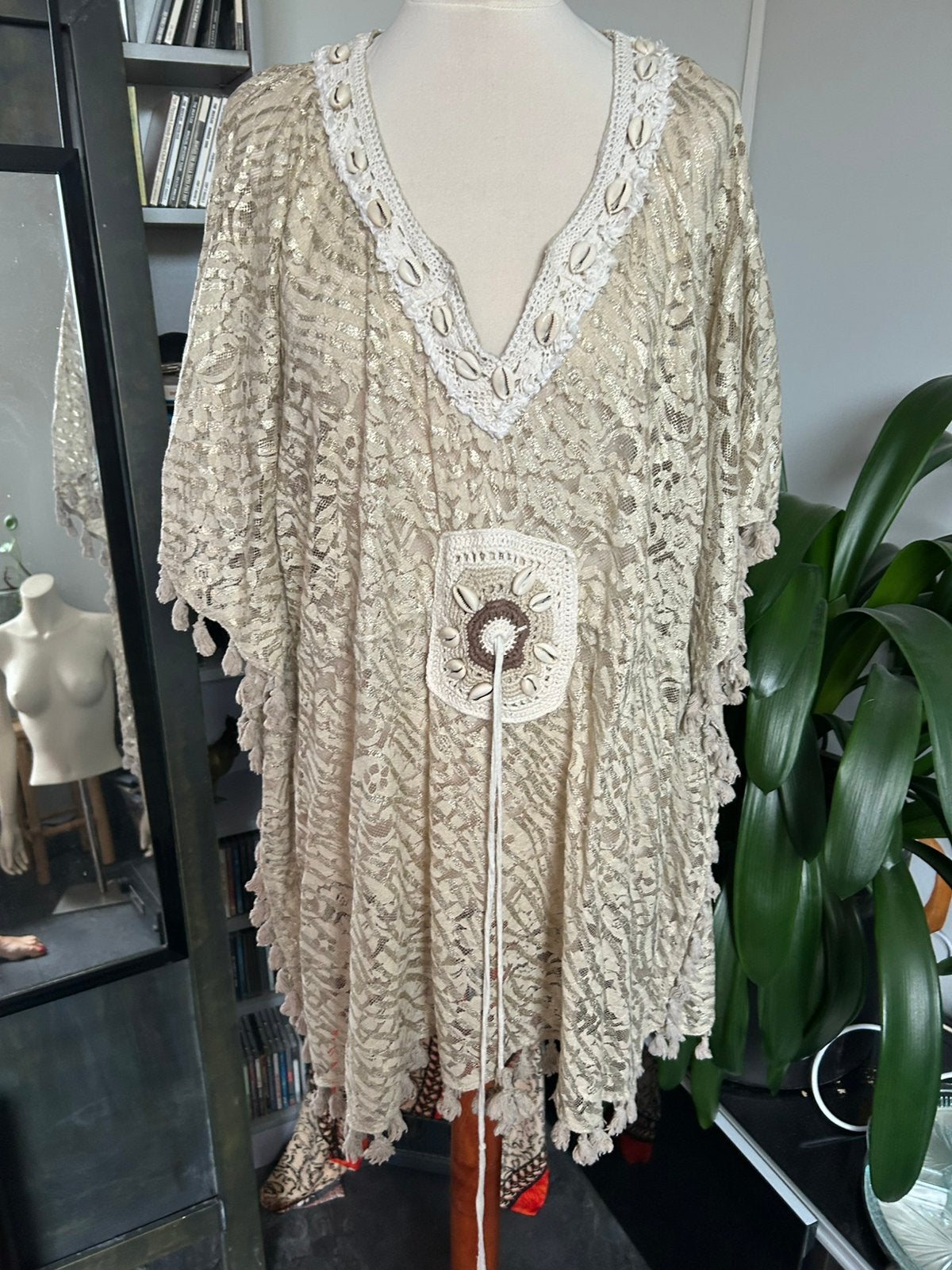 Kanten kaftan blouse ecru/ gold.    One size, Ophalen of Verzenden, Zo goed als nieuw, Beige, Blouse of Tuniek