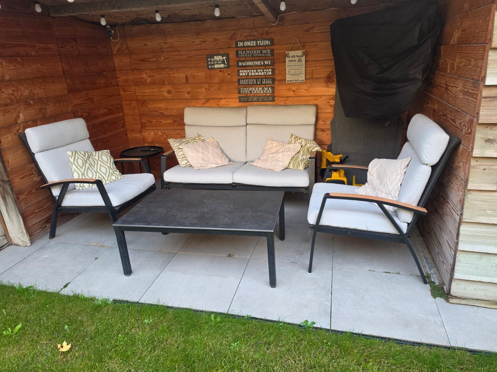 Loungeset met salontafel - 3 jaar oud, goede staat, Tuin en Terras, Ophalen, Gebruikt, Bank, Loungeset
