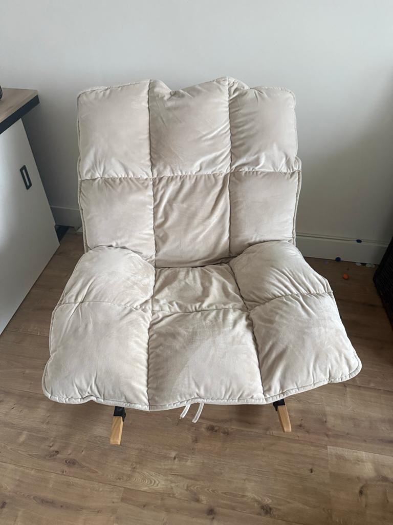 Petit Amelie schommelstoel met zachte kussens, Huis en Inrichting, Stoelen, Ophalen, Gebruikt, Overige kleuren, Eén