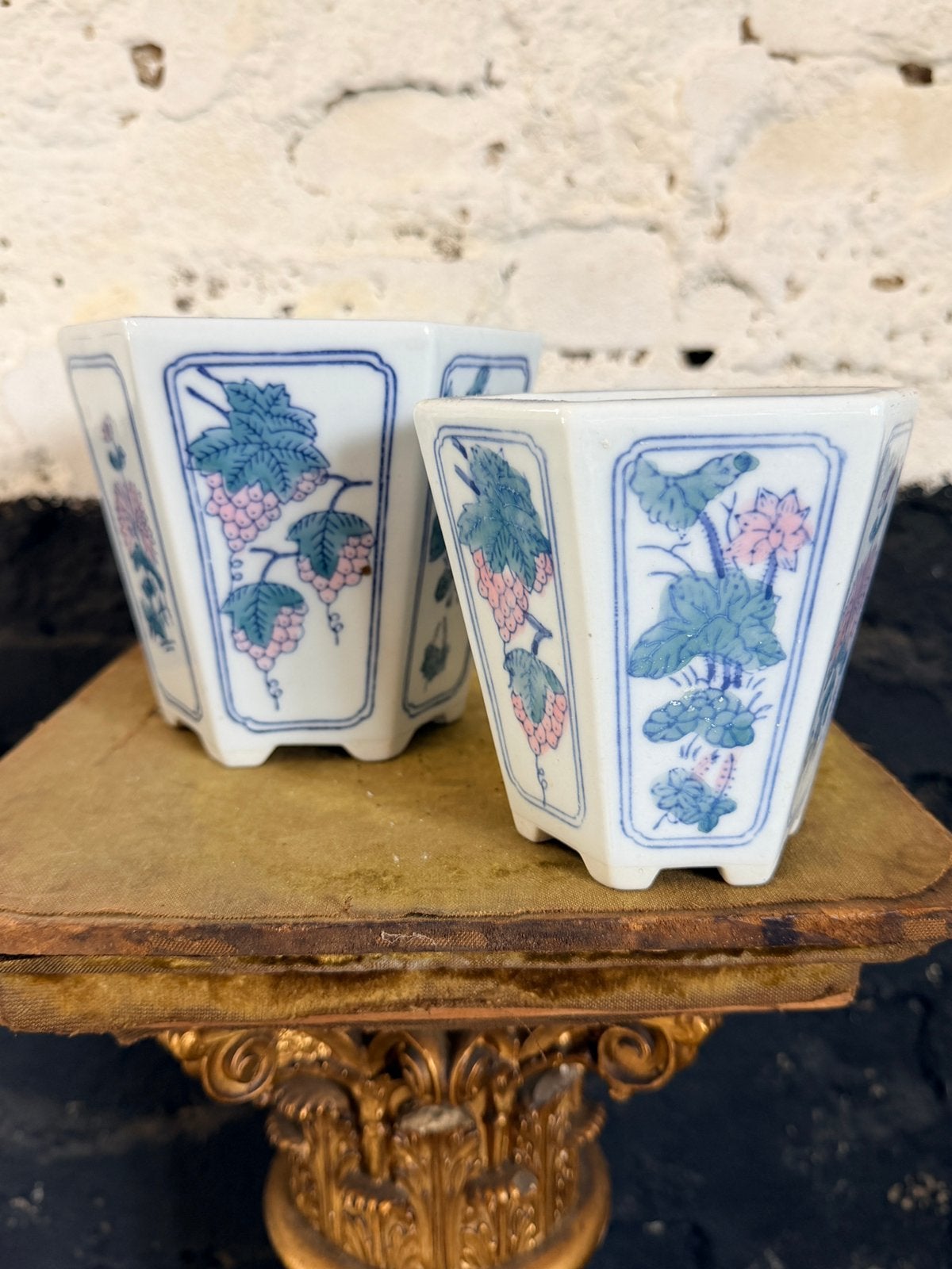 Set 2 vintage chinese bloempotten wit blauw taps toelopend, Ophalen, Gebruikt, Binnen, Overige vormen