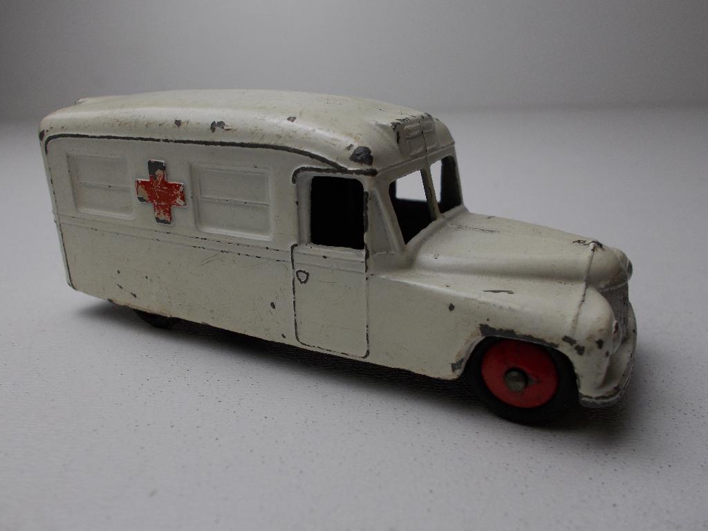 1955 Dinky Toys 253 DAIMLER AMBULANCE (WIT) -K-., Ophalen of Verzenden, Gebruikt, Auto, Dinky Toys