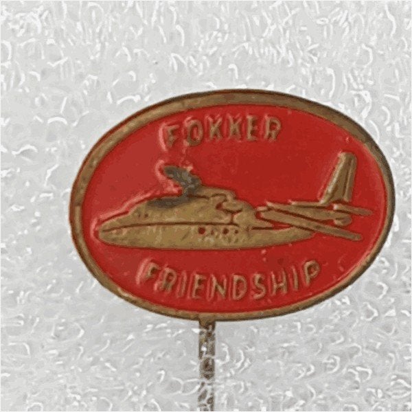 SP0535 Speldje Fokker Friendship rood, Ophalen of Verzenden, Gebruikt, Overige onderwerpen
