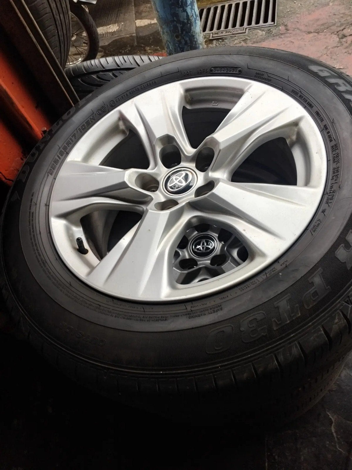 Toyota velgen 17 inch 5x114,3, Ophalen, Banden en Velgen, 17 inch, 235 mm