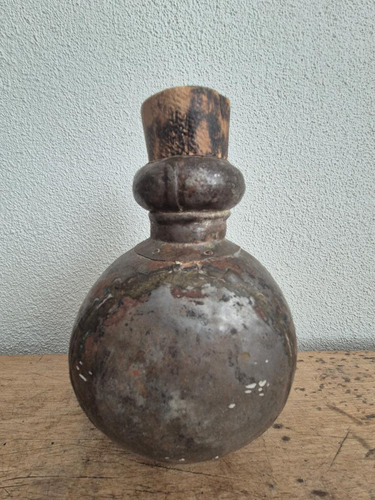 Vintage metalen veldfles met houten dop, Antiek en Kunst, Ophalen