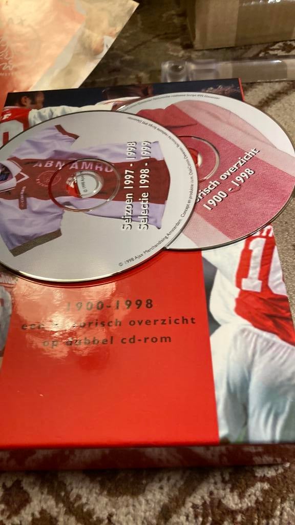 Dubbel cd-rom  met 100 jaar Ajax voetbalgeschiedenis, Ophalen of Verzenden, Zo goed als nieuw