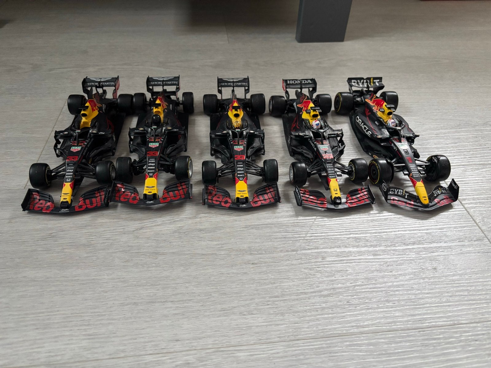 Red Bull Racing F1 modelauto's - Set van 5, 1:50 of kleiner, Auto, Zo goed als nieuw, Ophalen