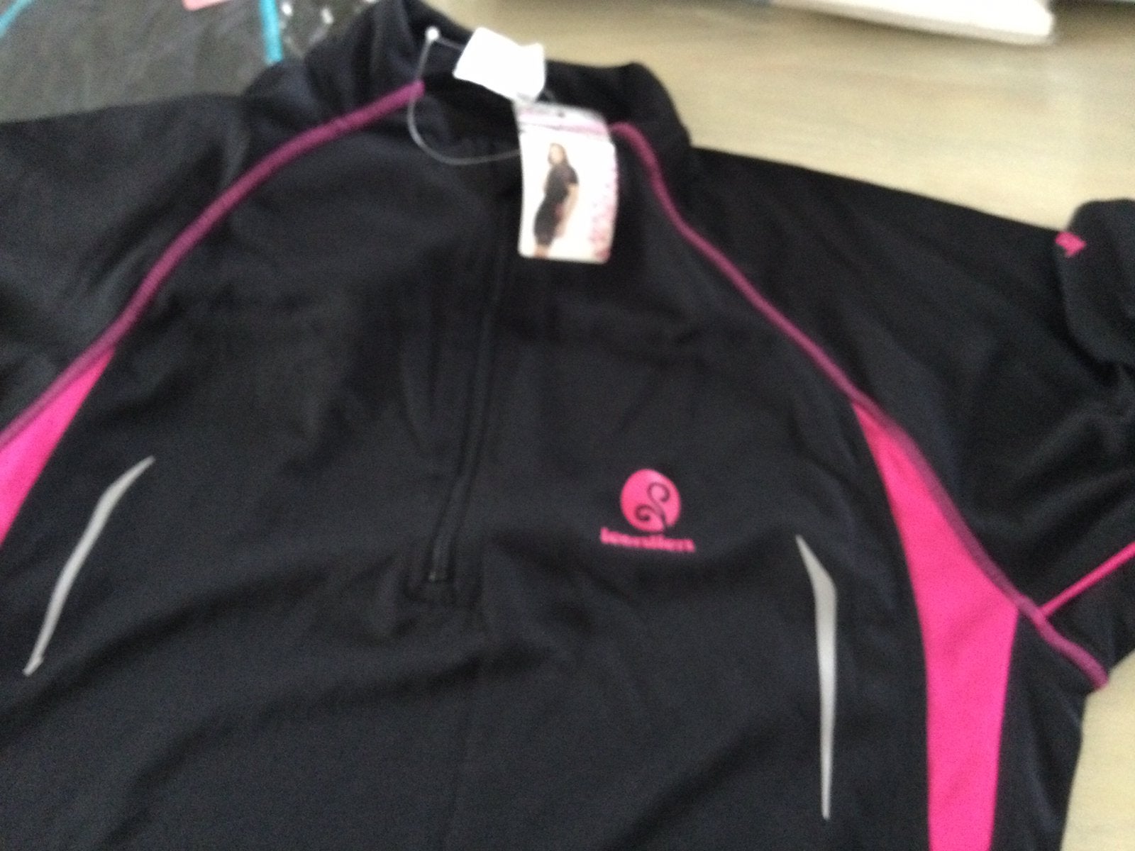 Leontien wielrenshirt fietsshirt mt L nieuw, Kleding | Dames, Leontien, Meerkleurig, Maat 42/44 (L), Nieuw