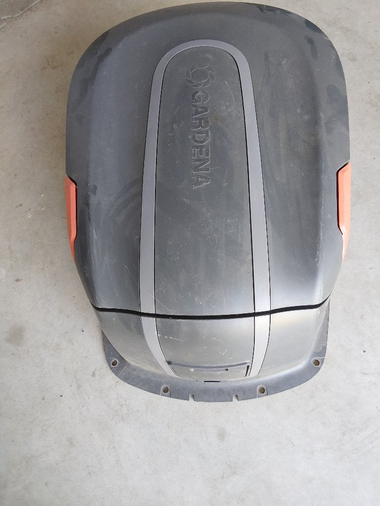 garage gardena robotmaaier, Tuin en Terras, Robotmaaiers, Ophalen, Zo goed als nieuw, Minder dan 20 cm