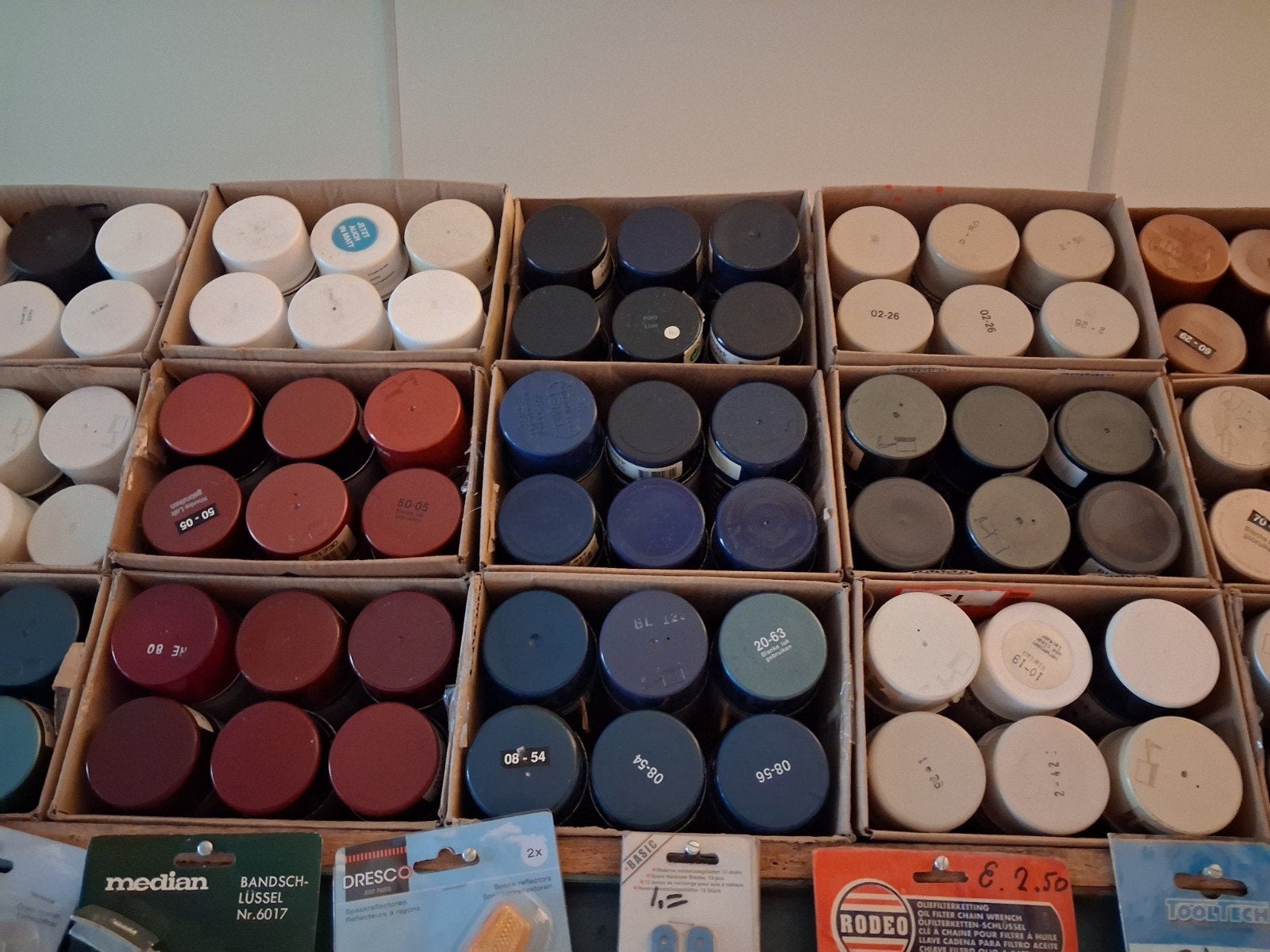 Spuitbussen 7,50 per doos 6 stuks, Overige kleuren, Nieuw, Ophalen of Verzenden, Lak