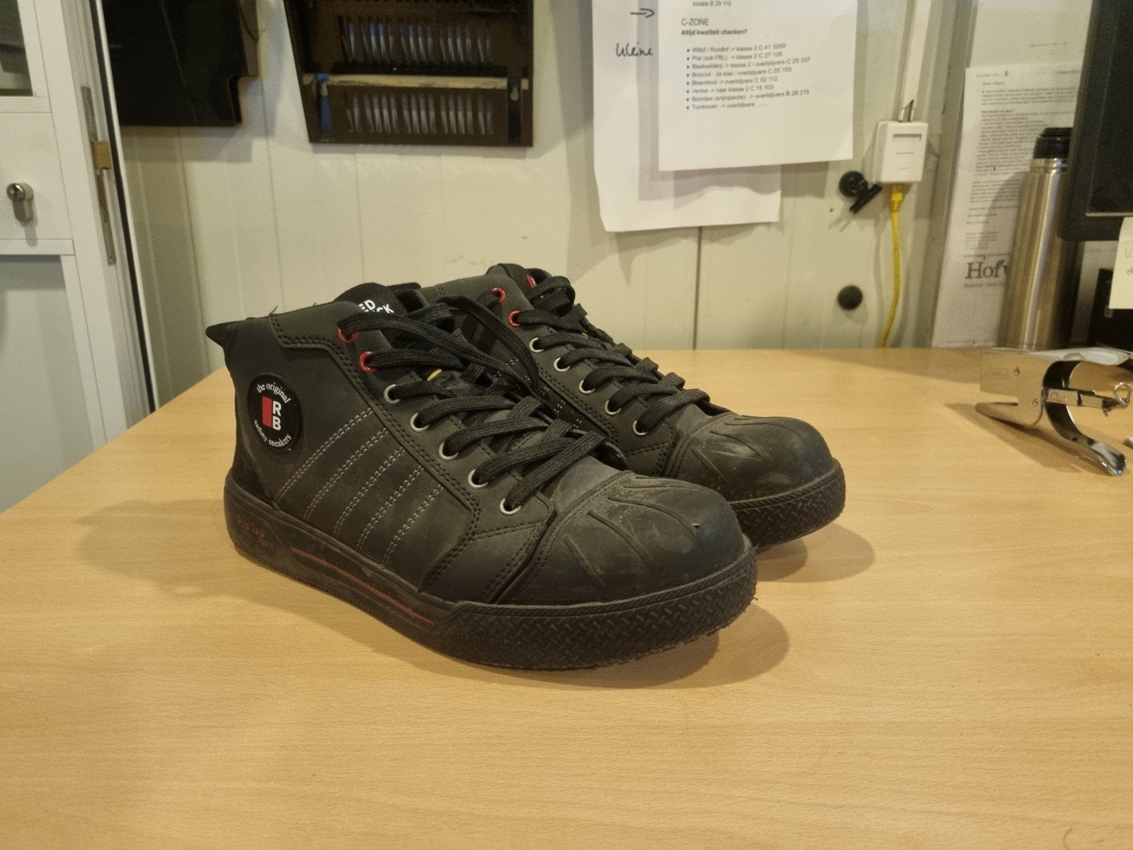 Red Bricks werkschoenen maat 43, Doe-het-zelf en Verbouw, Ophalen, Gebruikt