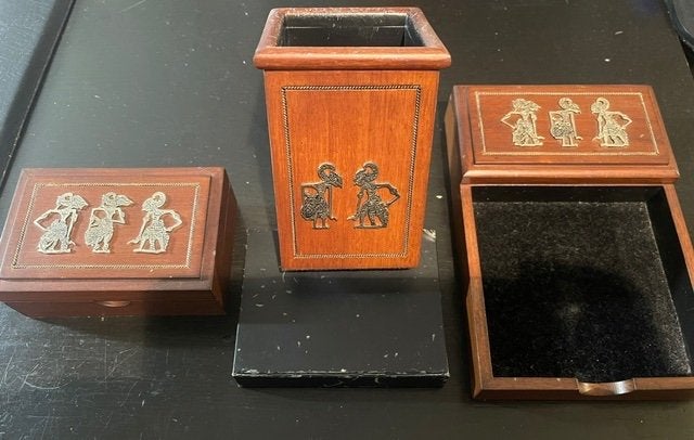 bureau set hout met javaanse versiersels, Antiek en Kunst, Overige onderwerpen, Minder dan 20 cm, Hout, Bruin