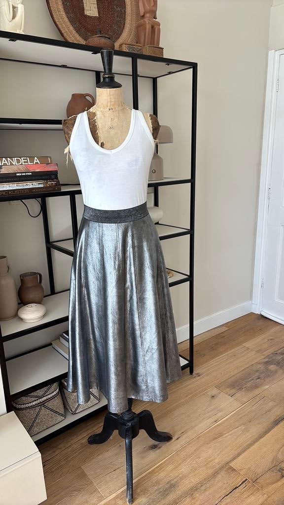 Caroline Biss imitatie leren rok zilver tint maat 42 nieuw, Kleding | Dames, Rokken, Overige kleuren, Maat 42/44 (L), Nieuw, Ophalen of Verzenden
