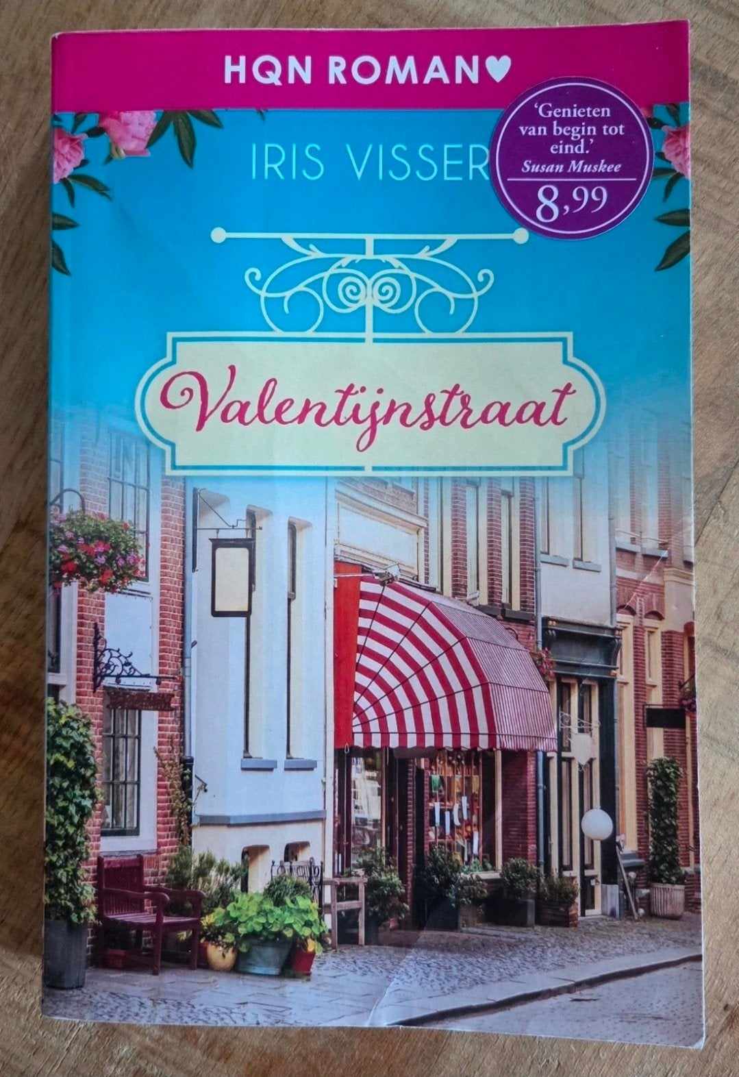 Iris Visser - Valentijnstraat - HQN roman, Ophalen of Verzenden, Gelezen, Iris Visser