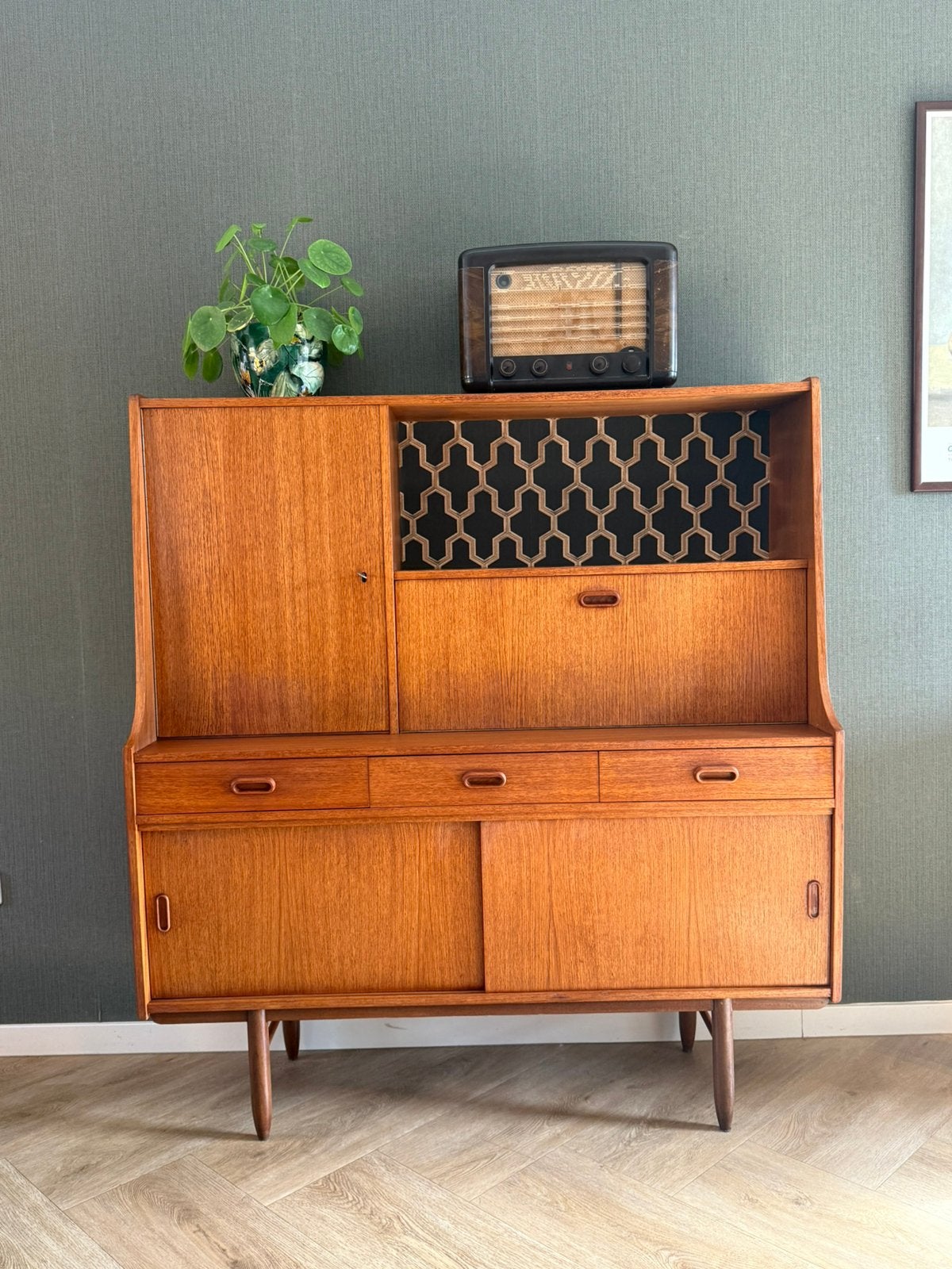 Vintage highboard - mid century - art deco details