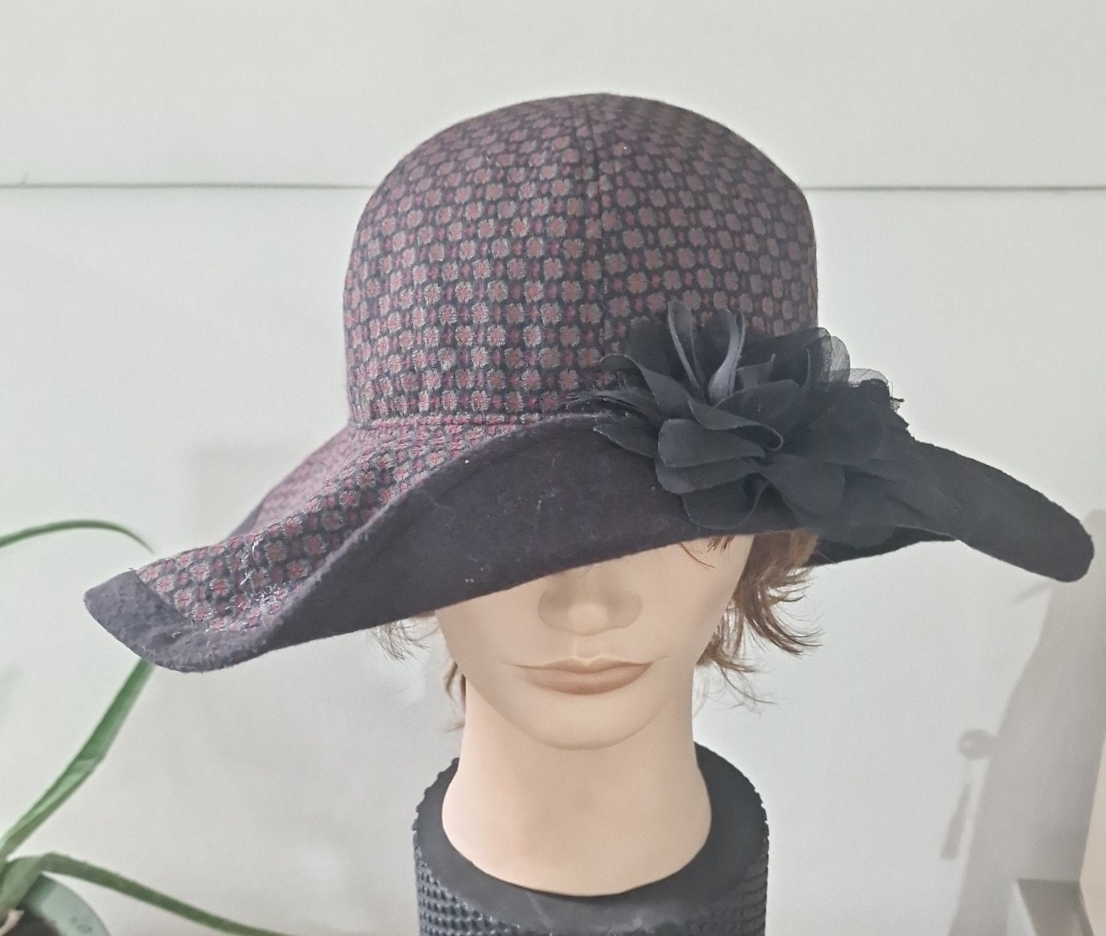 Stetson Hoed met Bloem - Elegant en Stijlvol, Ophalen, 56 of 57 cm (M, 7 of 7⅛ inch), Hoed, Stetson