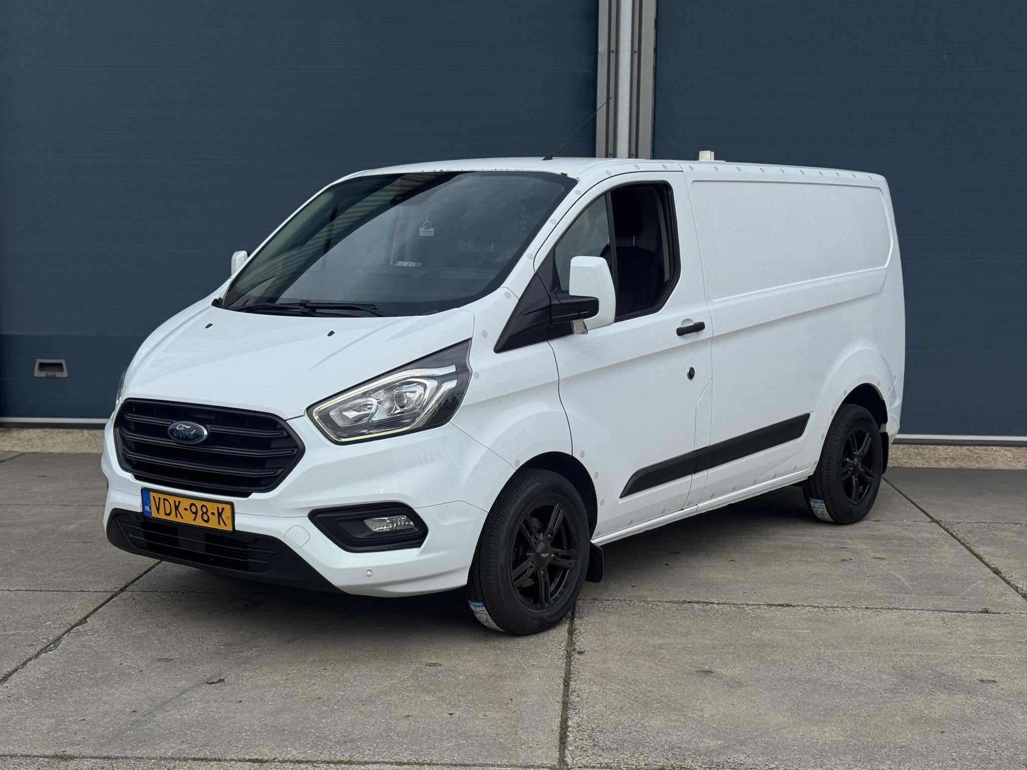 Ford Transit Custom 300 2.0 TDCI L1H1 Trend AIRCO / CRUISE C, Voorwielaandrijving, Stof, 4 cilinders, 2500 kg