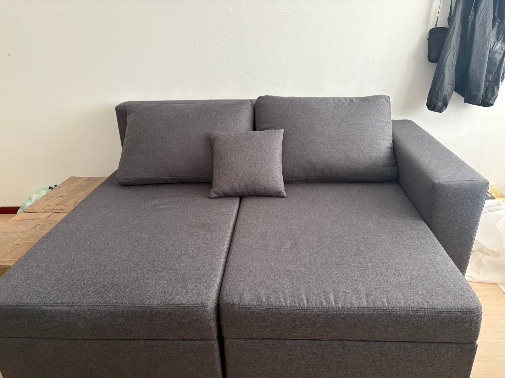 Sofa / Daybed in great condition + 3 cushions, Ophalen of Verzenden, Zo goed als nieuw, Tweepersoons