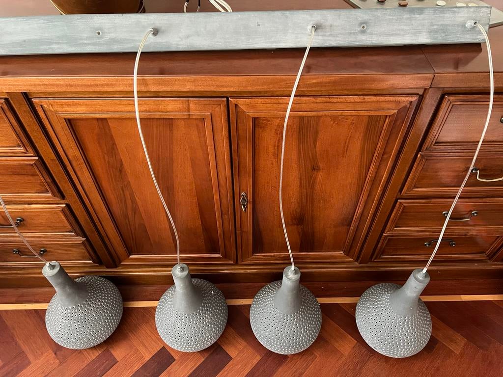 Hanglamp met 4 grijze lampenkappen, Ophalen of Verzenden, Gebruikt, Metaal, 50 tot 75 cm