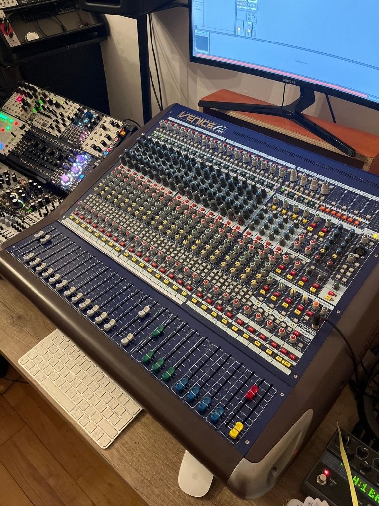 Midas Venice F24 24-Channel Console / FireWire Interface, Ophalen, Gebruikt, 20 kanalen of meer, Microfooningang