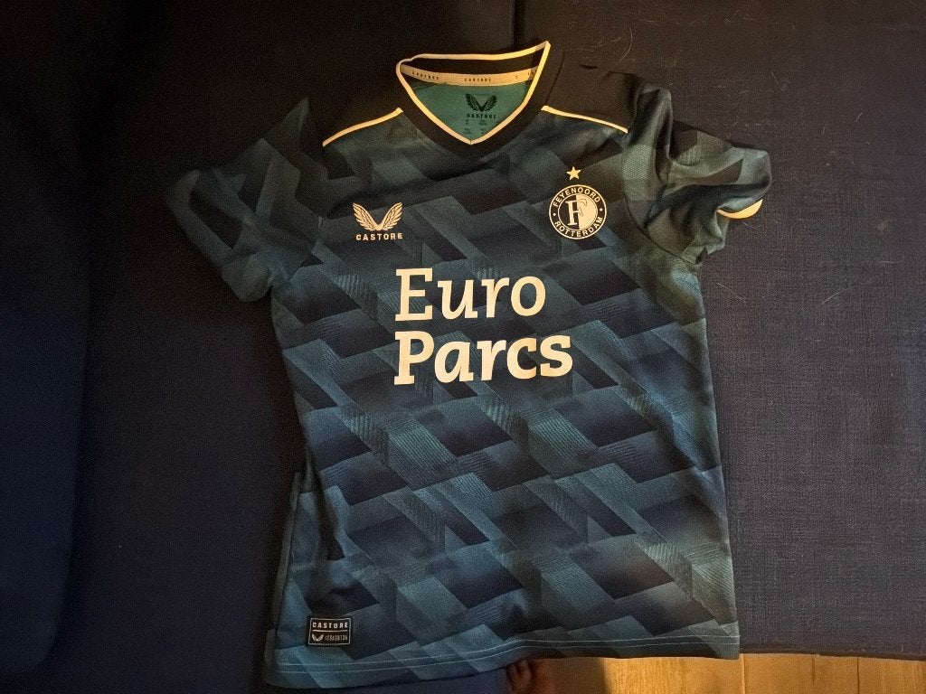 Voetbalshirt Feyenoord maat 146, Verzenden, Gebruikt, Meisje, Broek