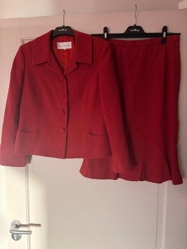 Vintage supermooi Rood Mantelpak - Handmade in Engeland, Kleding | Dames, Maat 38/40 (M), Kostuum of Pak, Ophalen of Verzenden