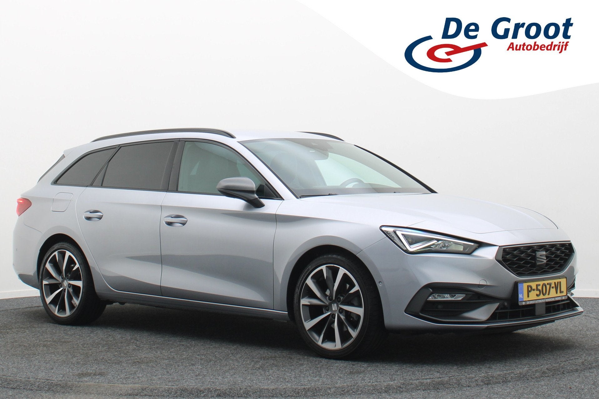 SEAT Leon Sportstourer 1.0 eTSI DSG FR Business Intense Eers, Auto's, Dealer onderhouden, Gebruikt, 700 kg, Leon