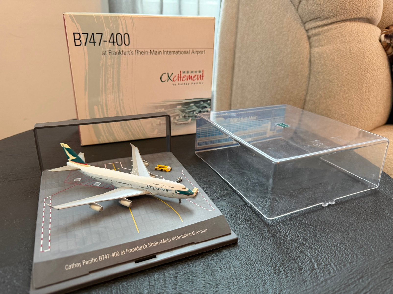 Herpa Wings Cathay Pacific B747-400 - Frankf Airport (1:500), Ophalen of Verzenden, Zo goed als nieuw, Schaalmodel