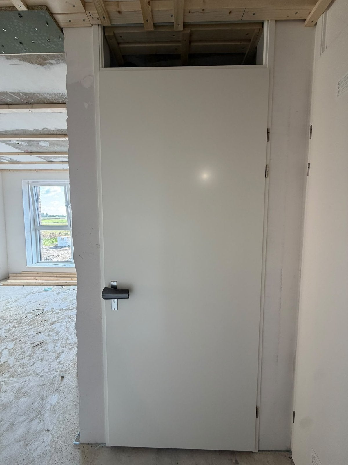 2x Nieuwe witte kunststof kozijnen met bovenlicht en deur, Doe-het-zelf en Verbouw, Kunststof, 215 cm of meer, Ophalen, 100 tot 120 cm