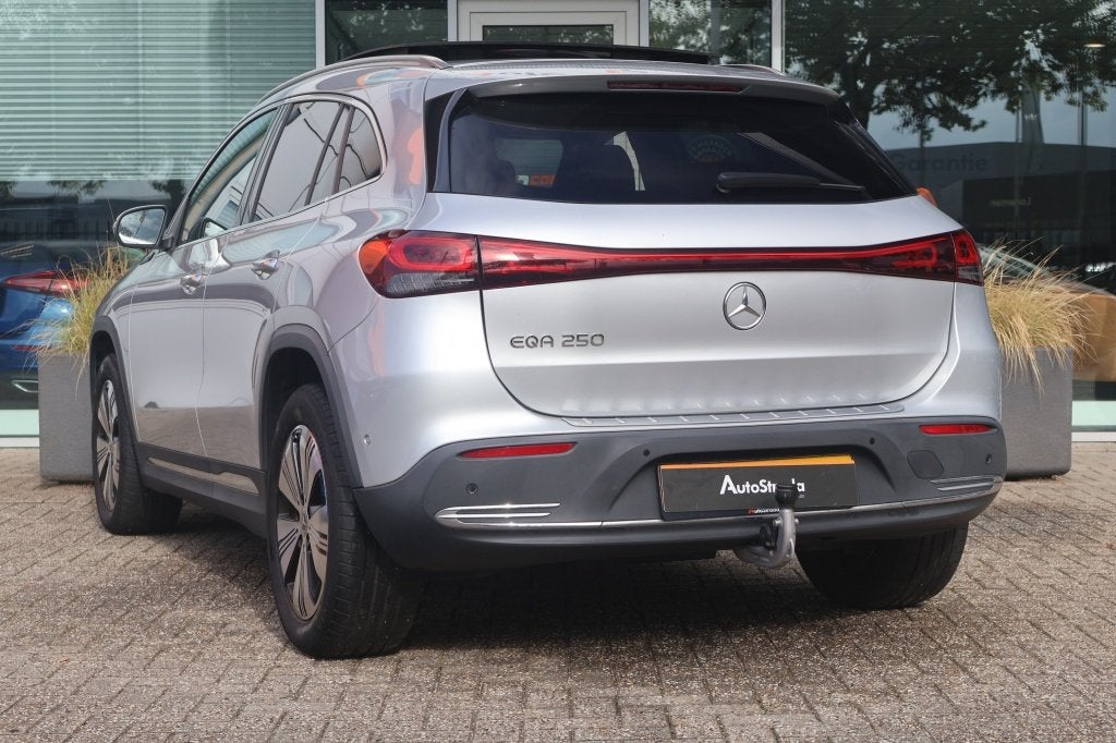 MERCEDES EQA 250 190pk Business Solution Luxury SoH 97% | Me, Auto's, 0 cilinders, Gebruikt, Zwart, 190 pk