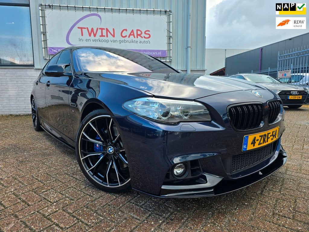 BMW 5-serie 535i Executive M-Sport Alcantara 20" Org NL, Auto's, BMW, Achterwielaandrijving, Gebruikt, 2000 kg, Blauw