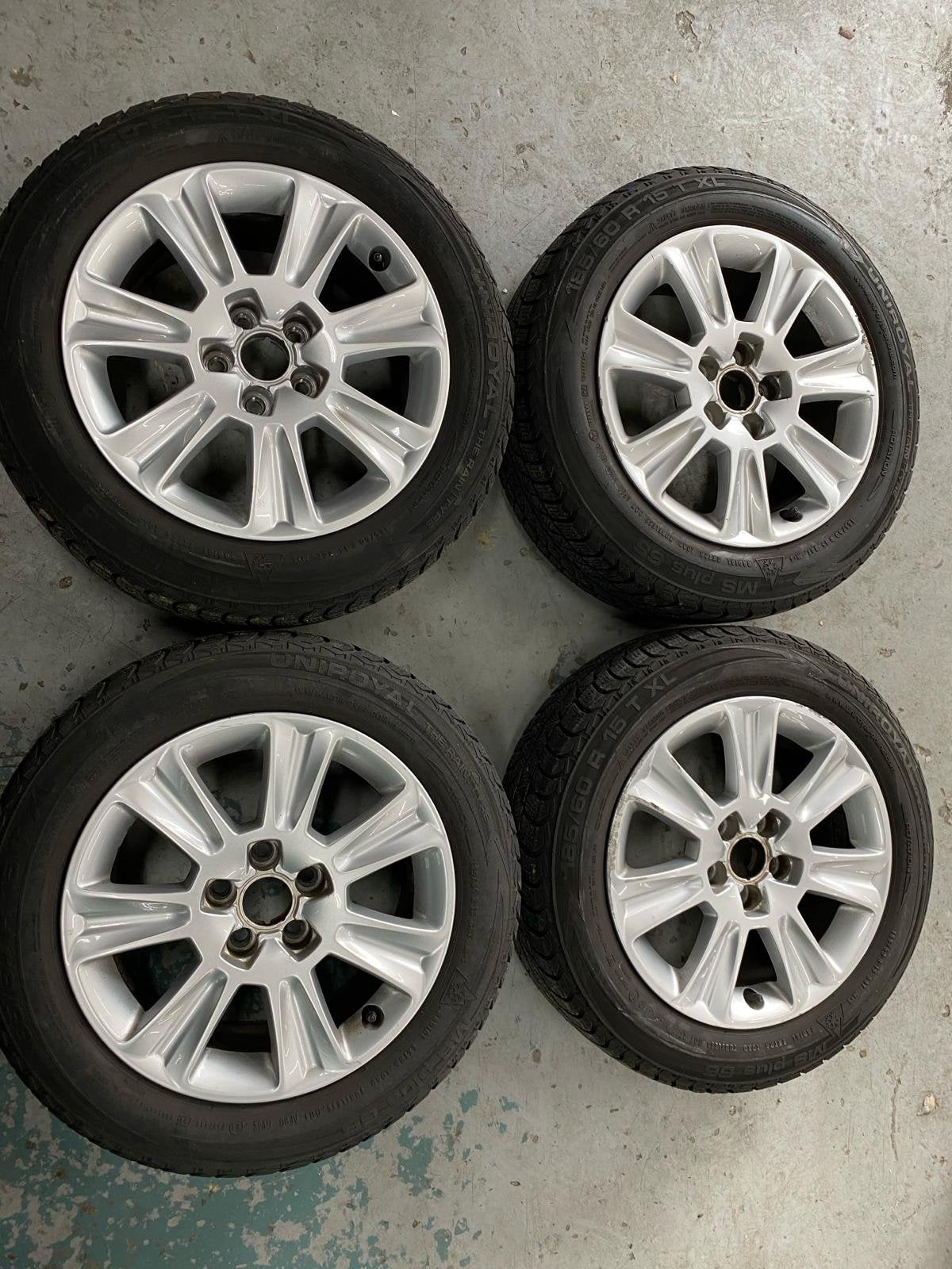 Set Audi A1 banden originele lichtmetalen velgen 15 inch, Auto-onderdelen, Ophalen, Gebruikt, 15 inch, Banden en Velgen