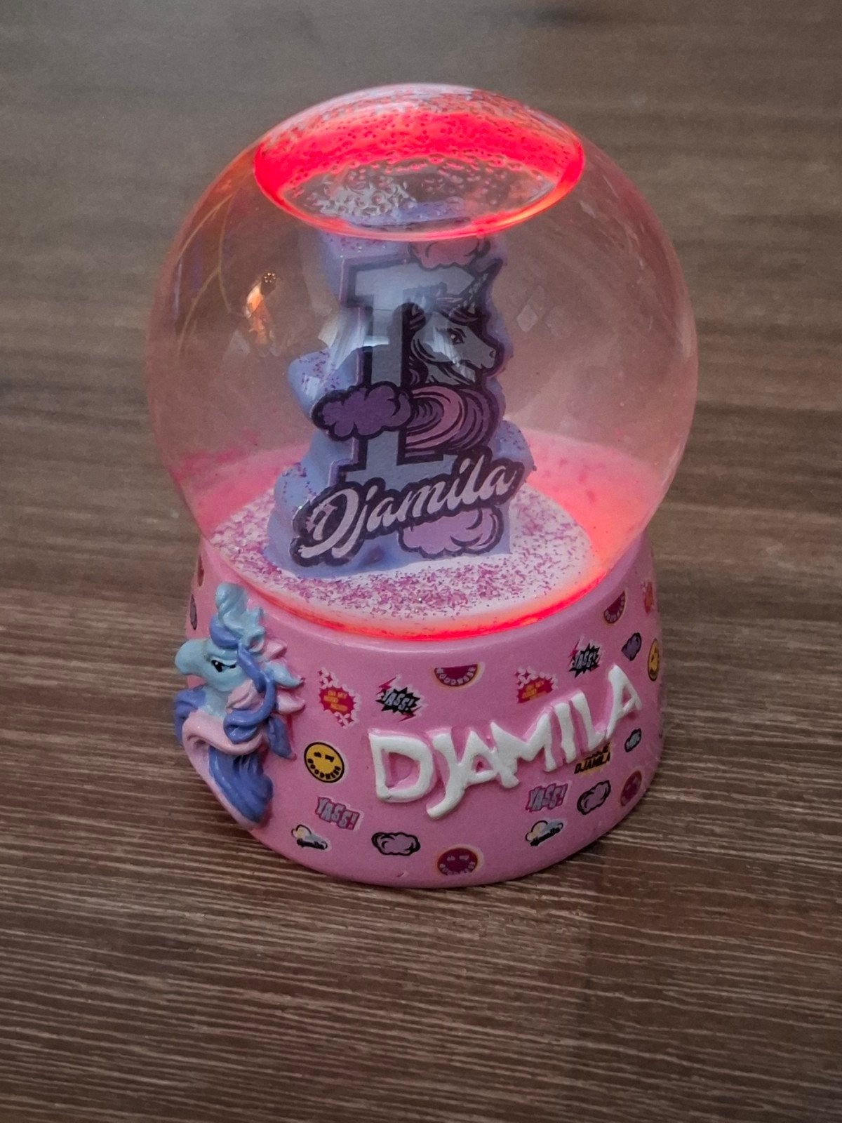 Meisje Djamila Eenhoorn Glitterbol met LED Verlichting, Ophalen of Verzenden, Zo goed als nieuw, Draadloos, Lamp