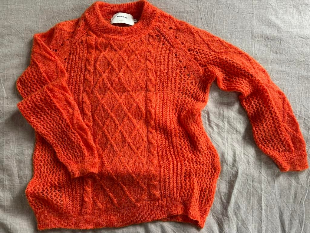 Zeer mooie MUNTHE trui, Kleding | Dames, Ophalen of Verzenden, Zo goed als nieuw, Maat 36 (S), Oranje