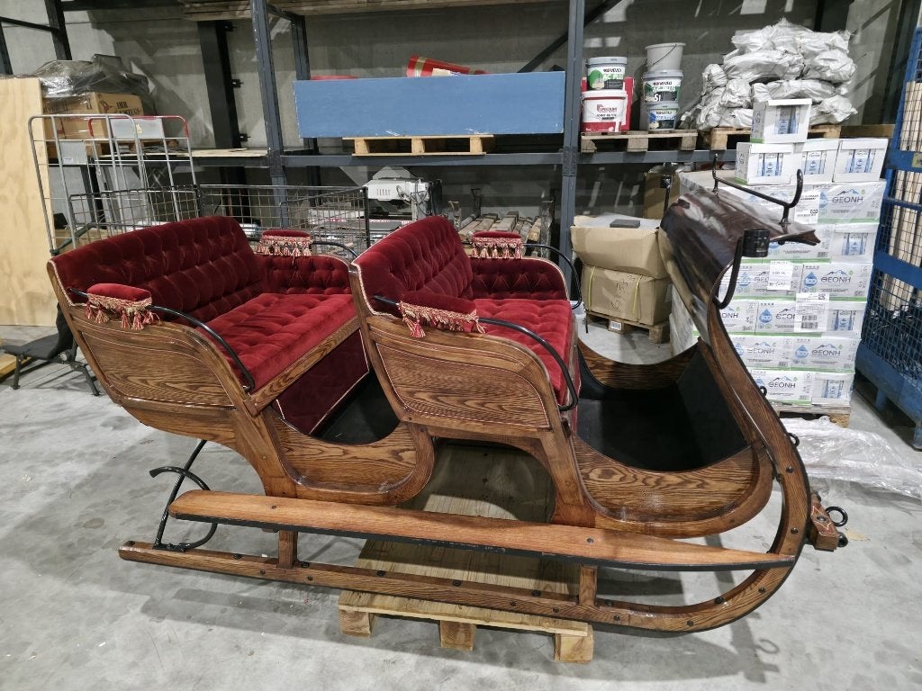 Klassieke houten arrenslee - bordeauxrood fluweel, Diversen, Ophalen of Verzenden, Zo goed als nieuw
