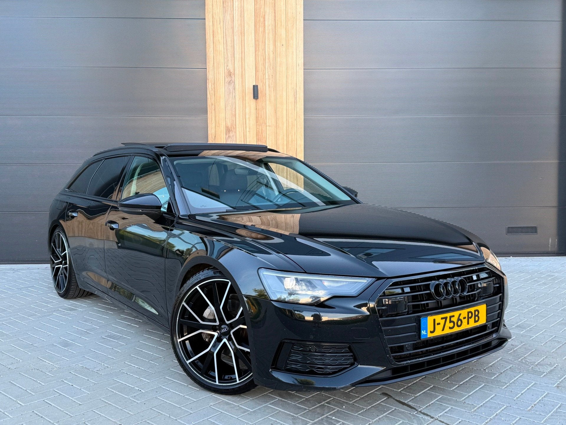 Audi A6 Avant 2.0 163PK 35 TDI S Line (bj 2020) AUT|PANO|4WI, Auto's, Audi, Gebruikt, 2000 kg, Leder, Geïmporteerd