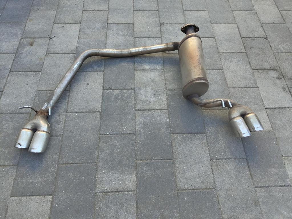 Hyundai i20 Sportuitlaat met dubbele pijp incl midden demper, Auto-onderdelen, Uitlaatsystemen, Universele onderdelen, Gebruikt